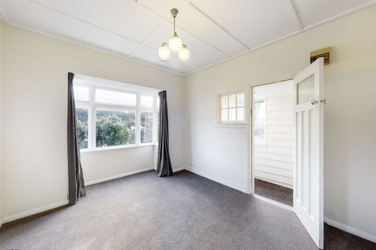 Photo of property in 39 Mornington Road, Brooklyn, Wellington, 6021
