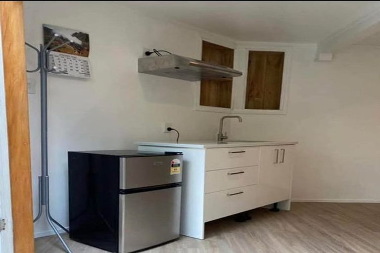 Photo of property in 5 Wakanui Street, Birkenhead, Auckland, 0626