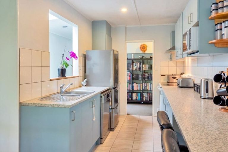 Photo of property in 106 Queen Street, Waiuku, 2123