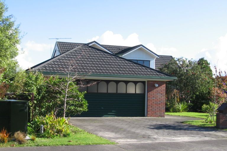 Photo of property in 77 Maygrove Drive, Orewa, 0931