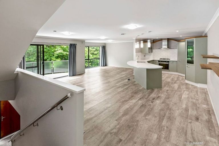 Photo of property in 5 Bank Road, Northland, Wellington, 6012