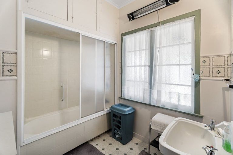 Photo of property in 17 Tasman Street, Opunake, 4616