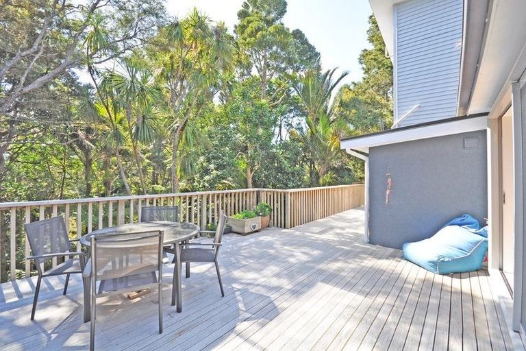 Photo of property in 585 South Titirangi Road, Titirangi, Auckland, 0604