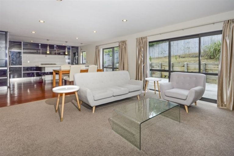 Photo of property in 99 Laurel Oak Drive, Schnapper Rock, Auckland, 0632