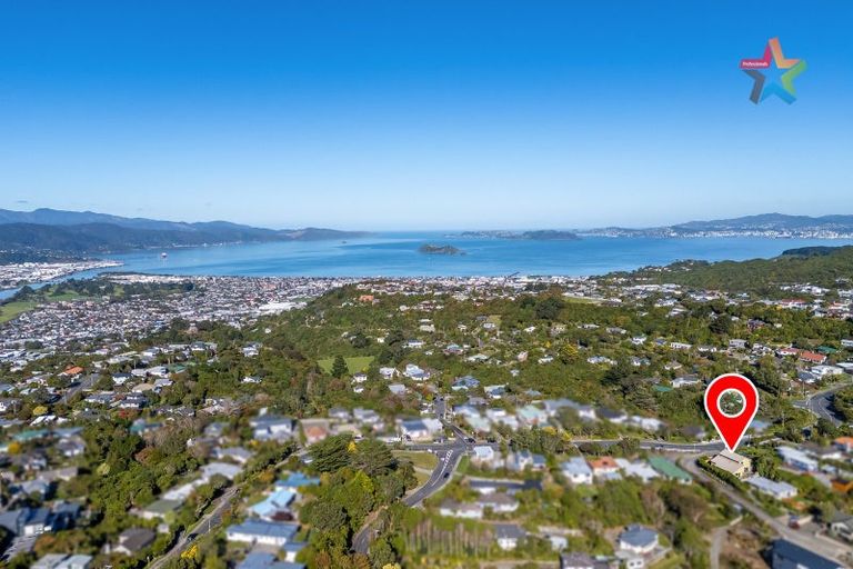 Photo of property in 201 Miromiro Road, Normandale, Lower Hutt, 5010