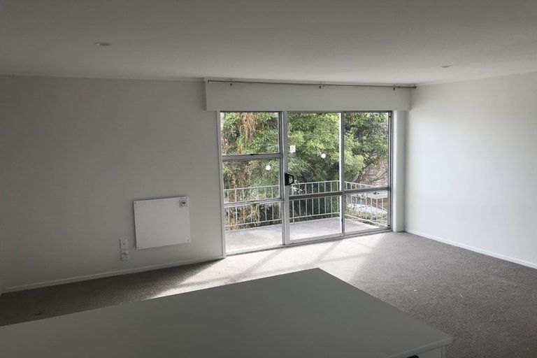 Photo of property in 15 Queen Mary Avenue, New Lynn, Auckland, 0600