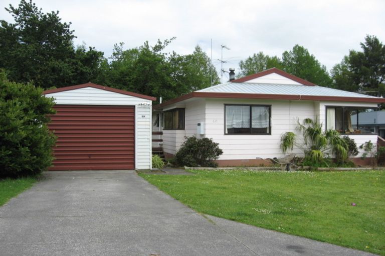 Photo of property in 8 Kowhai Place, Pukekohe, 2120