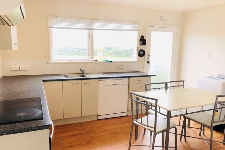 Photo of property in 71 College Road, Northcote, Auckland, 0627