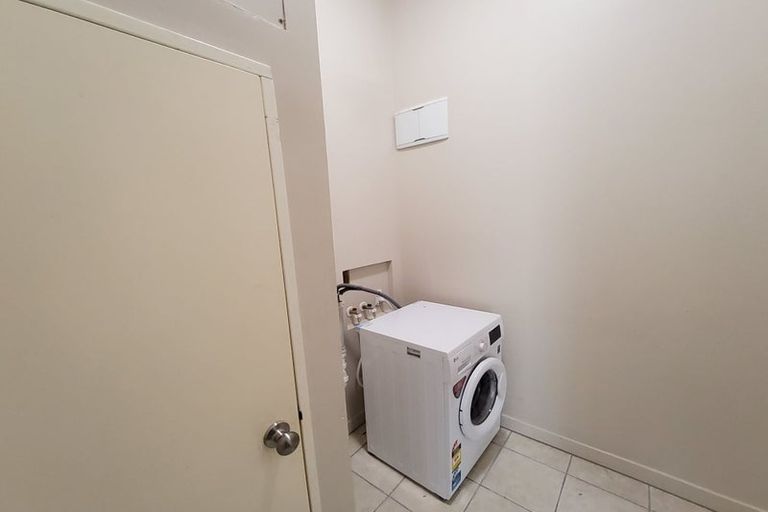 Photo of property in 27 Kaikoura Street, Maupuia, Wellington, 6022