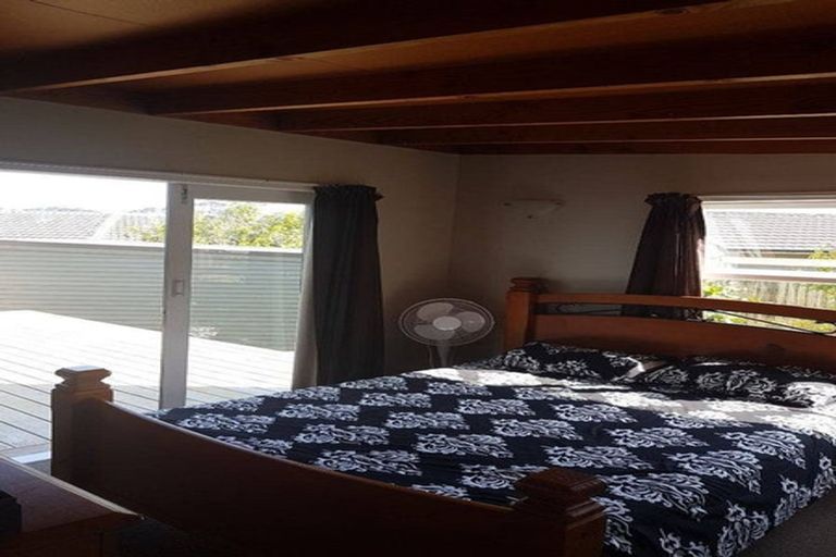 Photo of property in 16 Hetherington Road, Ranui, Auckland, 0612