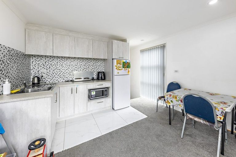 Photo of property in 37 Popokatea Drive, Takanini, 2112