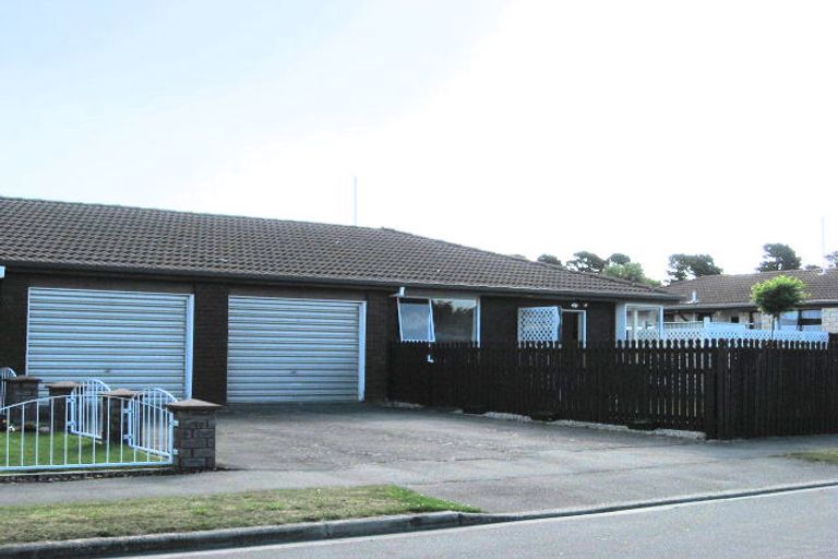 Photo of property in 2/1 Glenbyre Place, Bromley, Christchurch, 8062