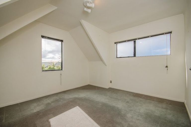 Photo of property in 1/3 Gloria Avenue, Te Atatu Peninsula, Auckland, 0610