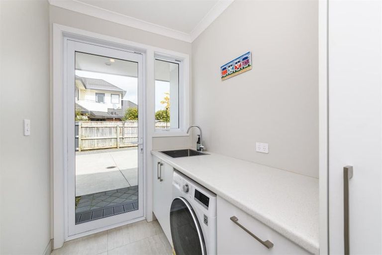 Photo of property in 10 Mcilwaine Place, Marton, 4710