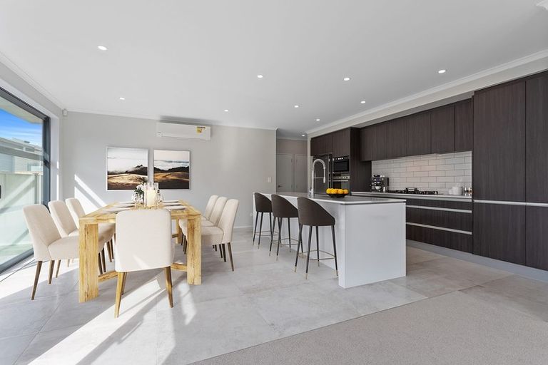 Photo of property in 13 Onekura Street, Red Beach, 0932