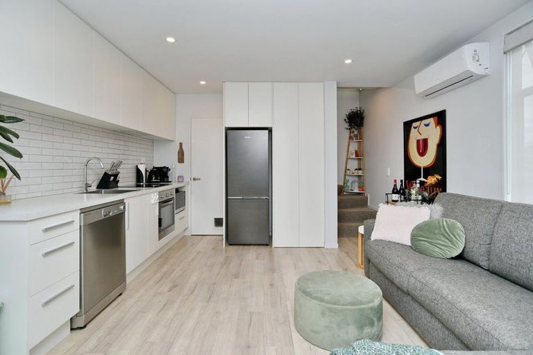 Photo of property in 8/10 New Brighton Road, Shirley, Christchurch, 8061