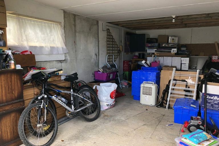 Photo of property in 10 Lomita Road, Johnsonville, Wellington, 6037