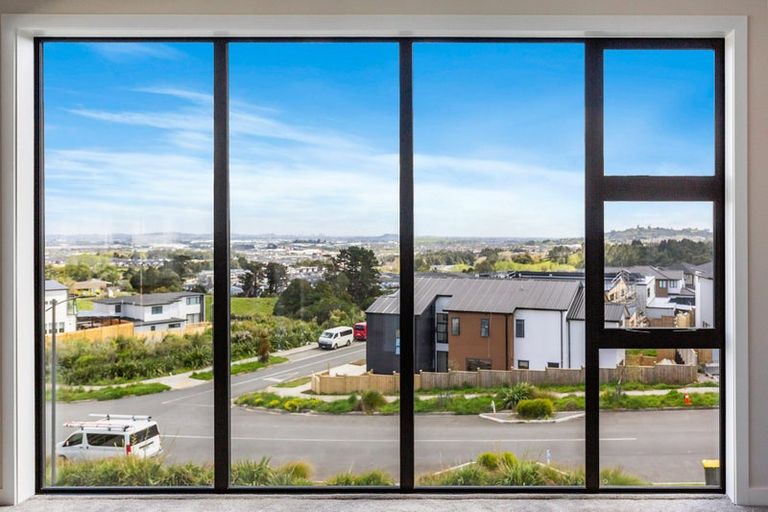 Photo of property in 13 Hautoa Lane, Flat Bush, Auckland, 2019