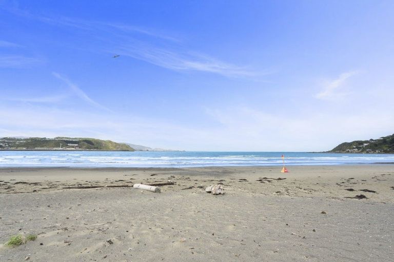 Photo of property in 8b Lyall Parade, Lyall Bay, Wellington, 6022