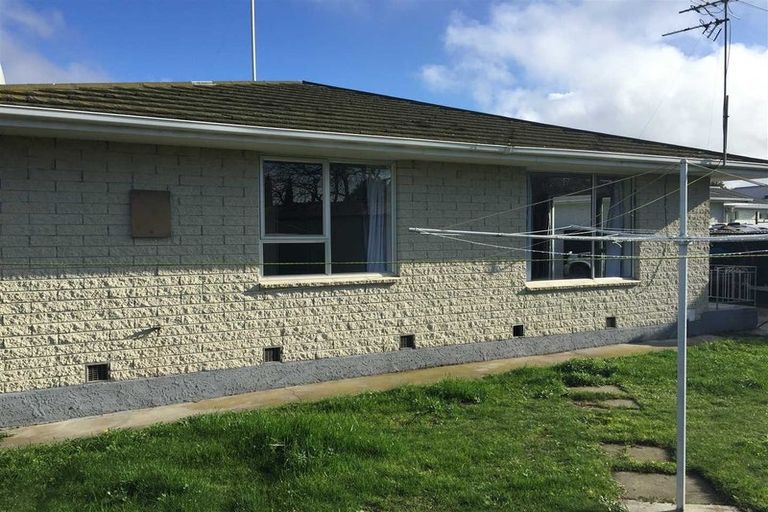 Photo of property in 2/6 Pateke Place, Bromley, Christchurch, 8062