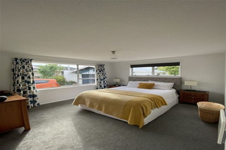 Photo of property in 10 Glen Place, Parklands, Christchurch, 8083