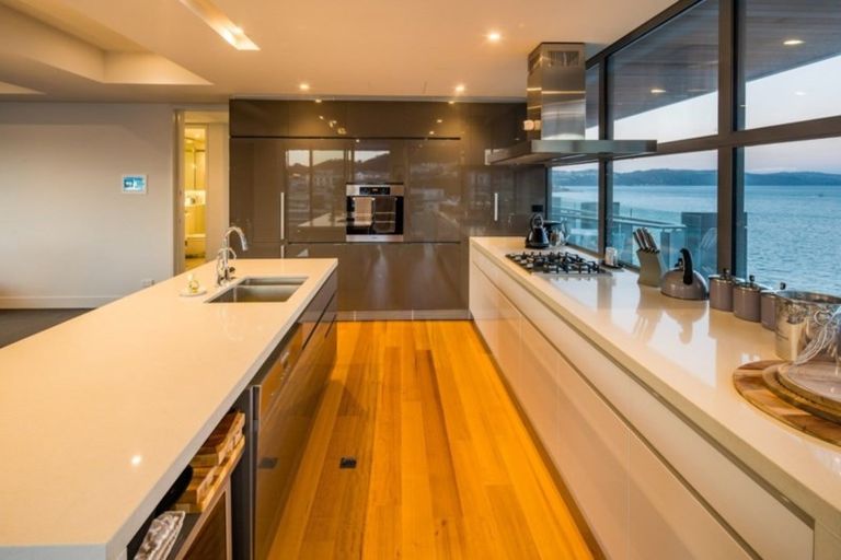 Photo of property in Clyde Quay Wharf, 8u5a Clyde Quay Wharf, Te Aro, Wellington, 6011