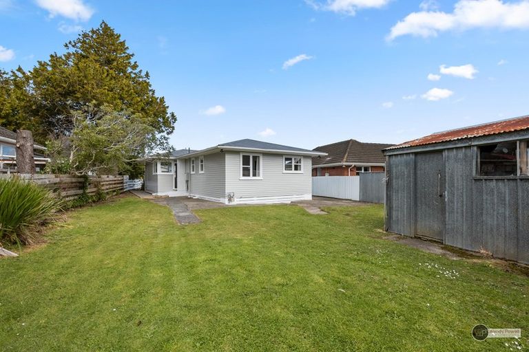Photo of property in 40 Russell Road, Wainuiomata, Lower Hutt, 5014
