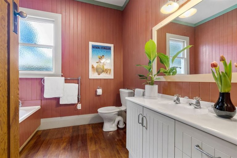 Photo of property in 5 Macky Avenue, Devonport, Auckland, 0624