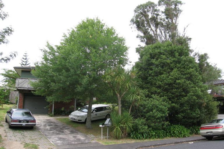 Photo of property in 10 Fairdale Place, Birkdale, Auckland, 0626