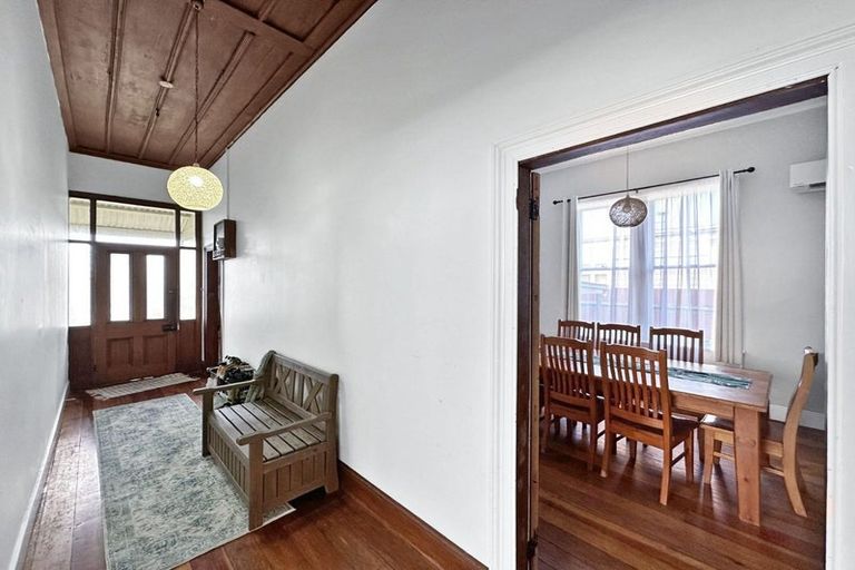 Photo of property in 11 Kelvin Street, Aramoho, Wanganui, 4500