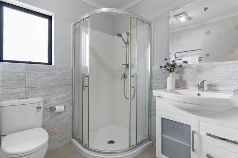 Photo of property in 173 Keri Vista Rise, Papakura, 2110