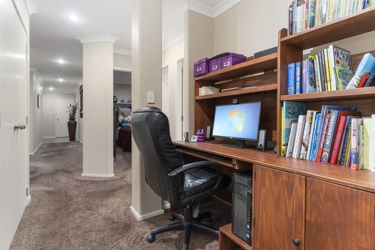 Photo of property in 10 Roxbury Place, Papamoa Beach, Papamoa, 3118