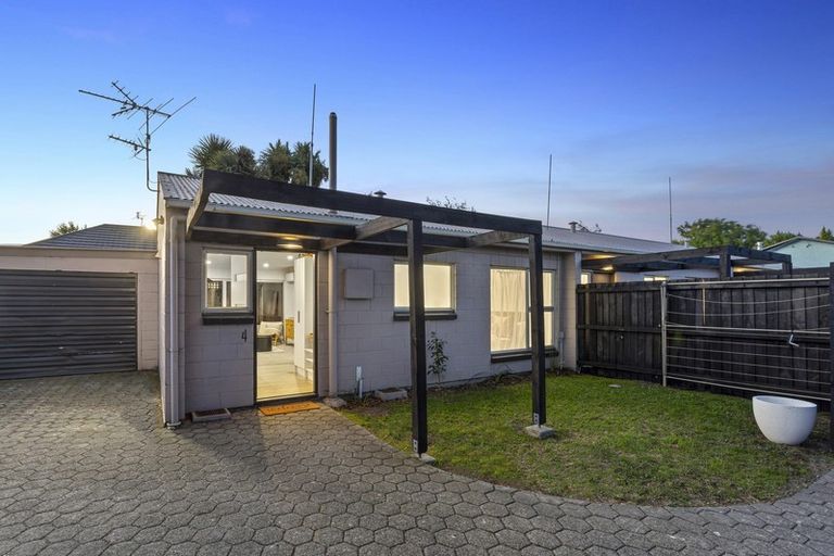 Photo of property in 1/106 Charles Street, Waltham, Christchurch, 8011