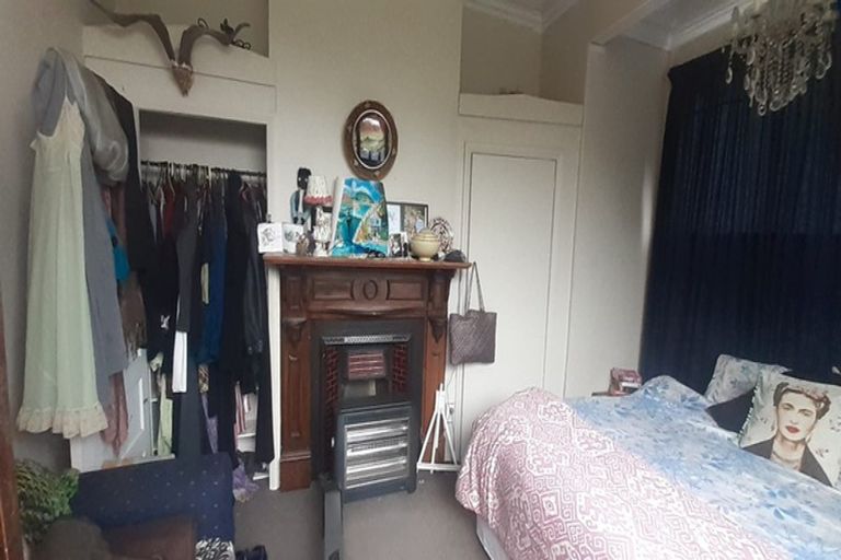 Photo of property in 20 Athol Place, Ravensbourne, Dunedin, 9022