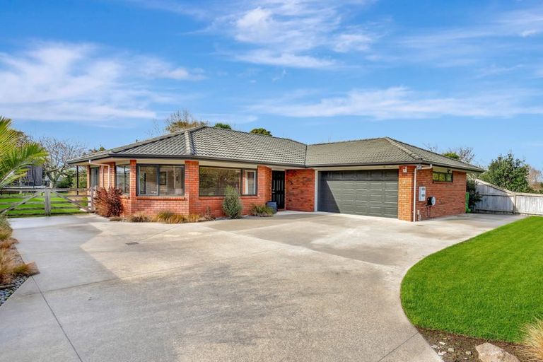 Photo of property in 3 Ron Wyatt Lane, Waiuku, 2123