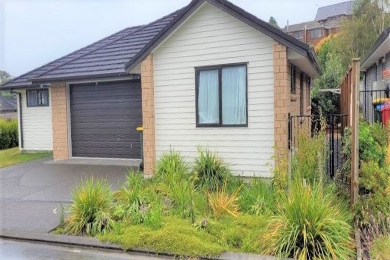 Photo of property in 1 Grapnel Lane, Whitby, Porirua, 5024