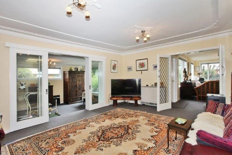 Photo of property in 222 Yaldhurst Road, Avonhead, Christchurch, 8042