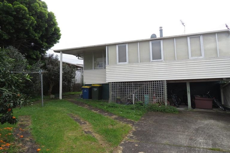 Photo of property in 20 Bridge Avenue, Te Atatu South, Auckland, 0610