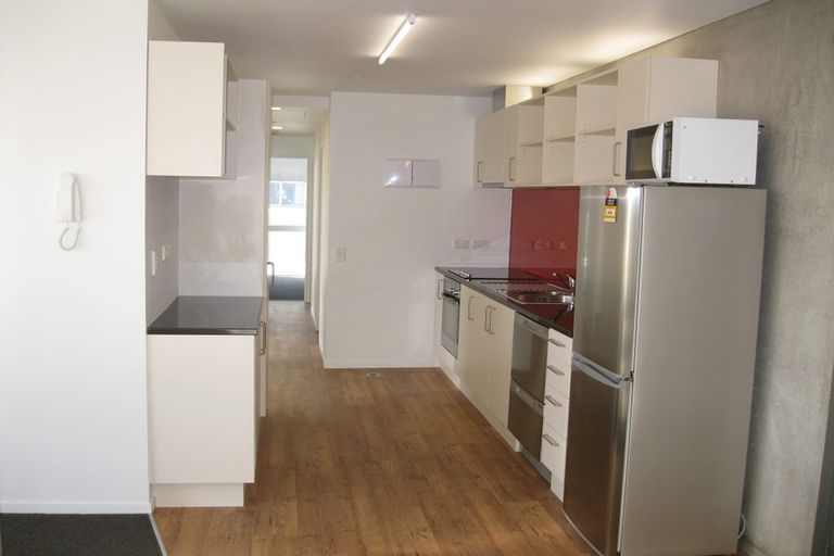 Photo of property in 2 Torrens Terrace, Mount Cook, Wellington, 6011