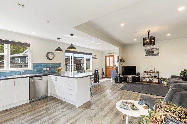 Photo of property in 56 Maire Street, Inglewood, 4330