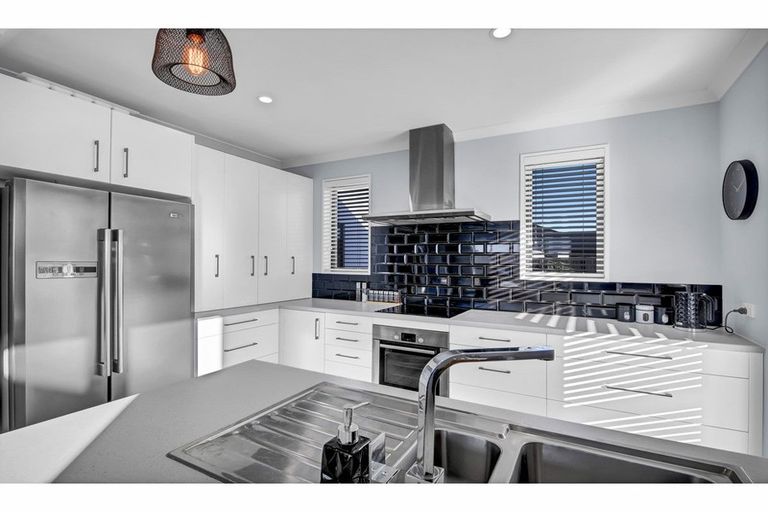 Photo of property in 33 Highgate Drive, Rangiora, 7400