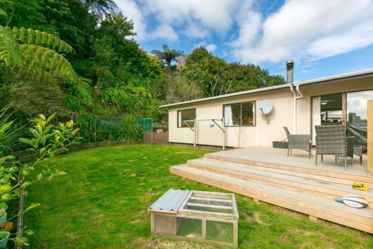 Photo of property in 77 Poplar Grove, Whalers Gate, New Plymouth, 4310