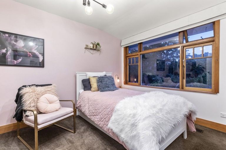 Photo of property in 166 Godley Road, Titirangi, Auckland, 0604