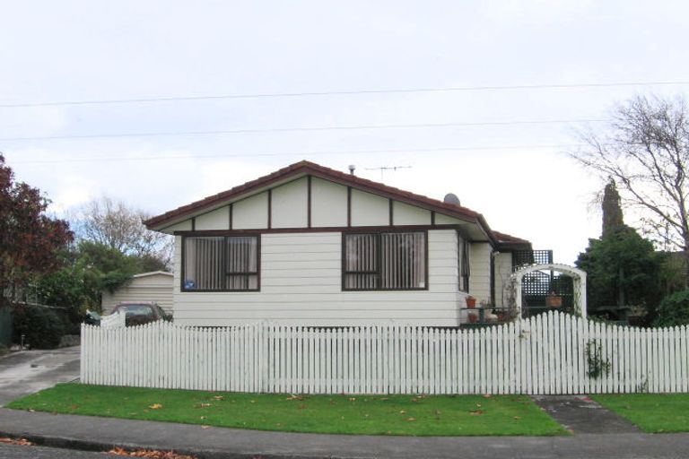 Photo of property in 5 Hurworth Grove, Waikanae, 5036