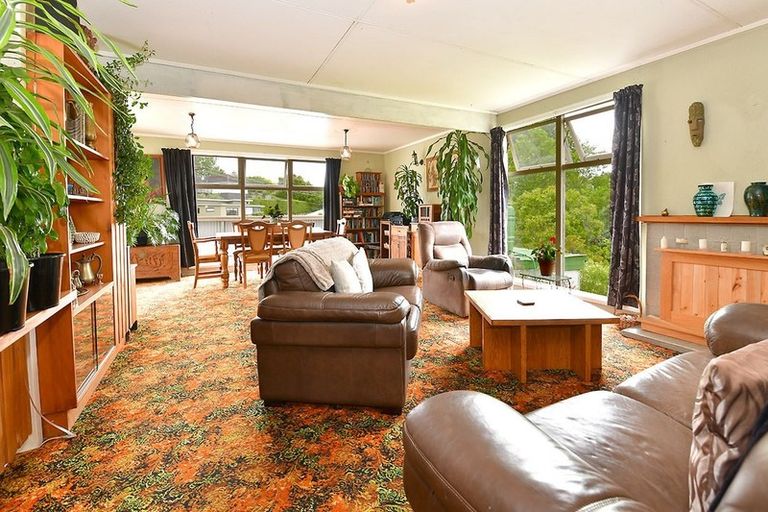 Photo of property in 49 Makiri Street, Helensville, 0800