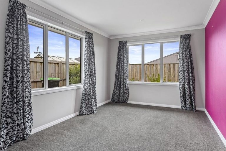 Photo of property in 73 Kippenberger Avenue, Rangiora, 7400