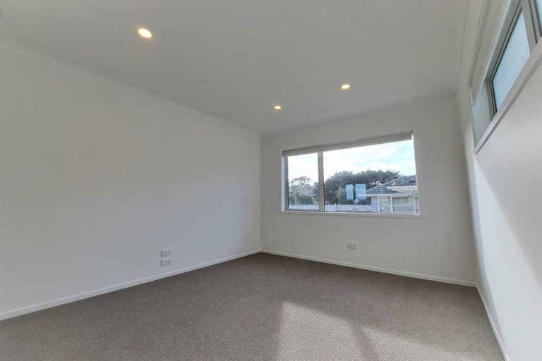Photo of property in 37 Merriefield Avenue, Forrest Hill, Auckland, 0620