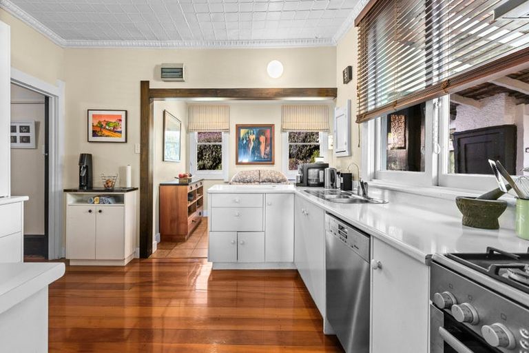 Photo of property in 28a George Street, Hospital Hill, Napier, 4110