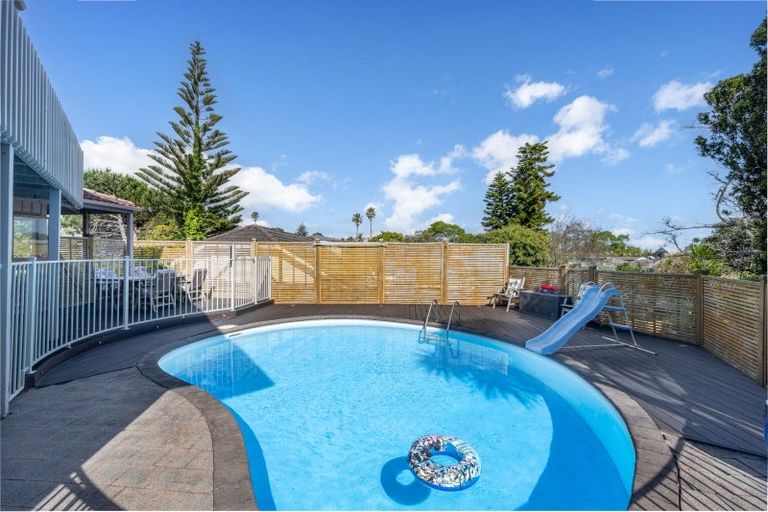 Photo of property in 12a Estelle Place, Farm Cove, Auckland, 2012