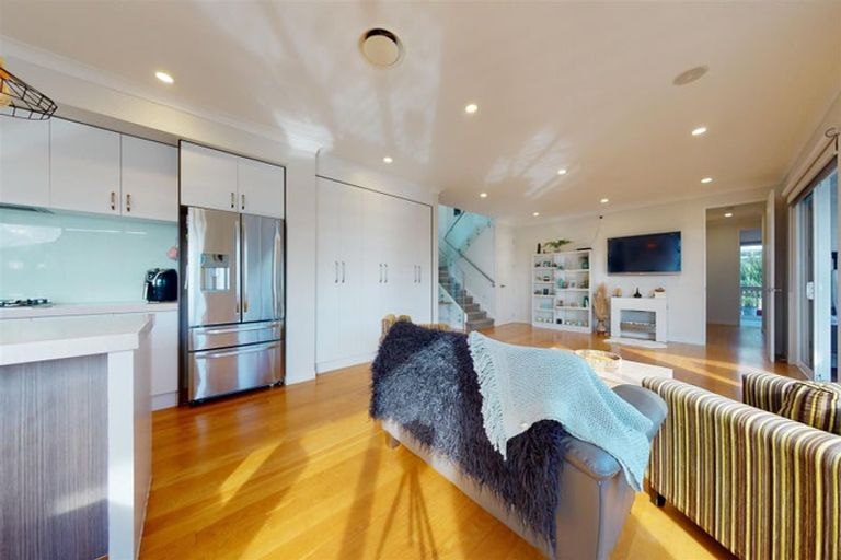 Photo of property in 2 Arriere Lane, Silverdale, 0932